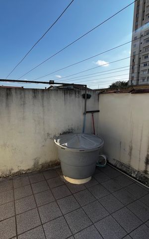 Casa à venda com 180m², 4 quartos e 1 vaga Casa à venda com 180m², 4 quartos e 1 vagaVaranda