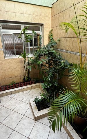Casa à venda com 180m², 4 quartos e 1 vaga Casa à venda com 180m², 4 quartos e 1 vagaLavanderia