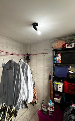 Casa à venda com 180m², 4 quartos e 1 vaga Casa à venda com 180m², 4 quartos e 1 vagaQuarto de Serviço