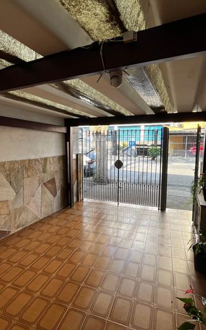 Casa à venda com 180m², 4 quartos e 1 vaga Casa à venda com 180m², 4 quartos e 1 vagaGaragem