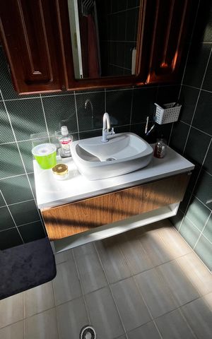 Casa à venda com 180m², 4 quartos e 1 vaga Casa à venda com 180m², 4 quartos e 1 vagaBanheiro Social