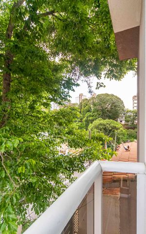 Apartamento à venda com 120m², 2 quartos e 2 vagasSacada do Quarto 2