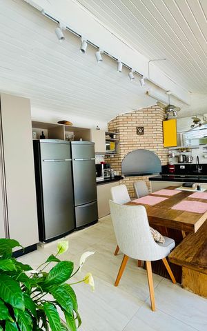 Casa de condomínio à venda com 247m², 3 quartos e 4 vagas Casa de condomínio à venda com 247m², 3 quartos e 4 vagasEspaço Gourmet