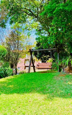 Casa de condomínio à venda com 247m², 3 quartos e 4 vagas Casa de condomínio à venda com 247m², 3 quartos e 4 vagasPlayground