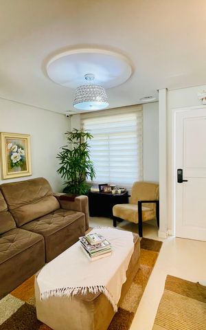 Casa de condomínio à venda com 247m², 3 quartos e 4 vagas Casa de condomínio à venda com 247m², 3 quartos e 4 vagasSala
