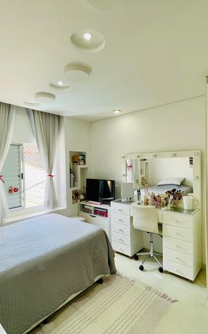 Casa de condomínio à venda com 247m², 3 quartos e 4 vagas Casa de condomínio à venda com 247m², 3 quartos e 4 vagasQuarto 2
