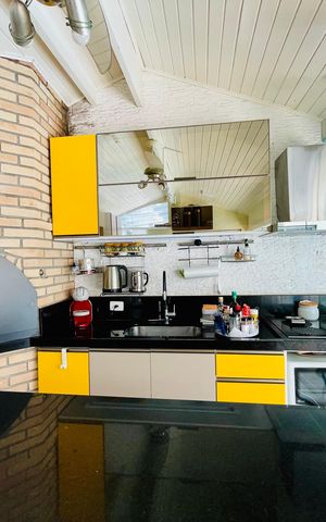 Casa de condomínio à venda com 247m², 3 quartos e 4 vagas Casa de condomínio à venda com 247m², 3 quartos e 4 vagasChurrasqueira