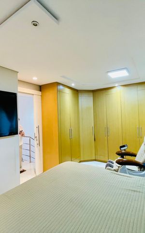 Casa de condomínio à venda com 247m², 3 quartos e 4 vagas Casa de condomínio à venda com 247m², 3 quartos e 4 vagasQuarto 1