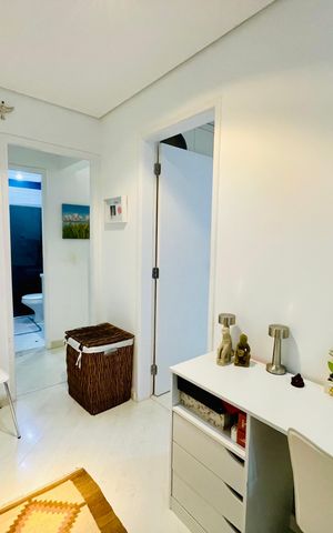 Casa de condomínio à venda com 247m², 3 quartos e 4 vagas Casa de condomínio à venda com 247m², 3 quartos e 4 vagasHall quartos