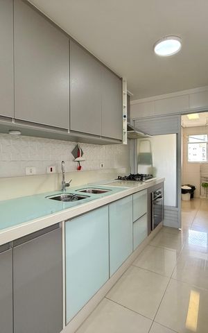 Apartamento à venda com 146m², 3 quartos e 3 vagas Apartamento à venda com 146m², 3 quartos e 3 vagasCozinha