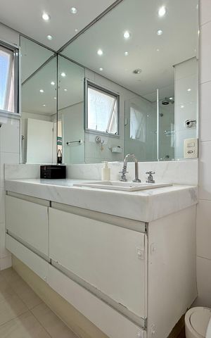 Apartamento à venda com 146m², 3 quartos e 3 vagas Apartamento à venda com 146m², 3 quartos e 3 vagasBanheiro Suíte 3
