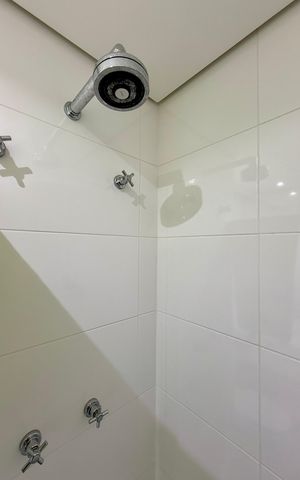 Apartamento à venda com 146m², 3 quartos e 3 vagas Apartamento à venda com 146m², 3 quartos e 3 vagasBanheiro Suíte 2