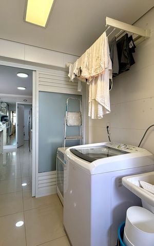 Apartamento à venda com 146m², 3 quartos e 3 vagas Apartamento à venda com 146m², 3 quartos e 3 vagasÁrea de Serviço