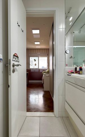 Apartamento à venda com 146m², 3 quartos e 3 vagas Apartamento à venda com 146m², 3 quartos e 3 vagasBanheiro Suíte 1
