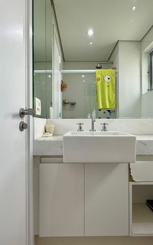 Apartamento à venda com 146m², 3 quartos e 3 vagas Apartamento à venda com 146m², 3 quartos e 3 vagasBanheiro Suíte 2