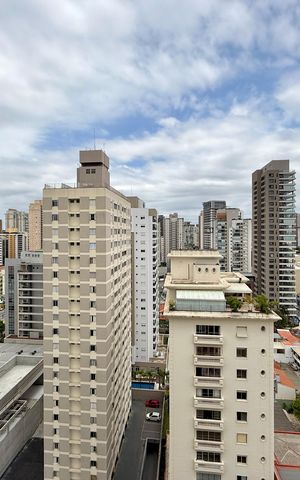 Apartamento à venda com 146m², 3 quartos e 3 vagas Apartamento à venda com 146m², 3 quartos e 3 vagasVista