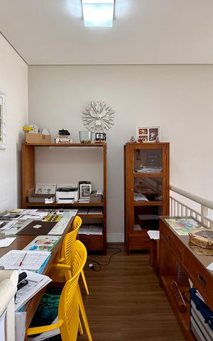 Apartamento à venda com 146m², 3 quartos e 3 vagas Apartamento à venda com 146m², 3 quartos e 3 vagasEscritório