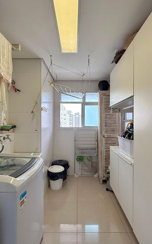Apartamento à venda com 146m², 3 quartos e 3 vagas Apartamento à venda com 146m², 3 quartos e 3 vagasÁrea de Serviço