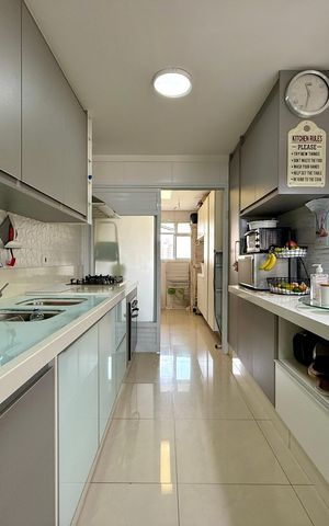 Apartamento à venda com 146m², 3 quartos e 3 vagas Apartamento à venda com 146m², 3 quartos e 3 vagasCozinha