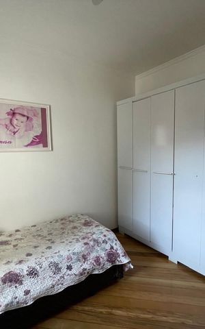 Casa à venda com 246m², 3 quartos e 3 vagas Casa à venda com 246m², 3 quartos e 3 vagasQuarto 1