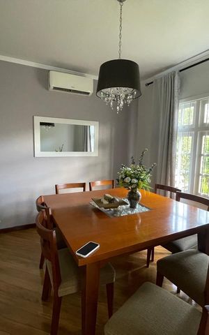 Casa à venda com 246m², 3 quartos e 3 vagas Casa à venda com 246m², 3 quartos e 3 vagasSala de Jantar