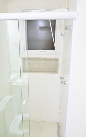 Apartamento para alugar com 215m², 4 quartos e 3 vagas Apartamento para alugar com 215m², 4 quartos e 3 vagasBanheiro da Suíte 2