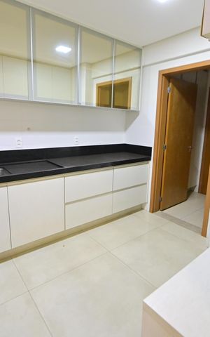Apartamento para alugar com 215m², 4 quartos e 3 vagas Apartamento para alugar com 215m², 4 quartos e 3 vagasCozinha