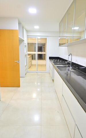 Apartamento para alugar com 215m², 4 quartos e 3 vagas Apartamento para alugar com 215m², 4 quartos e 3 vagasCozinha