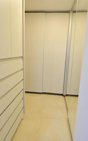 Apartamento para alugar com 215m², 4 quartos e 3 vagas Apartamento para alugar com 215m², 4 quartos e 3 vagasCloset da Suíte 4