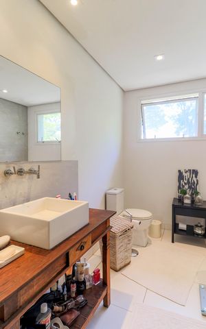 Casa à venda com 600m², 4 quartos e 5 vagas Casa à venda com 600m², 4 quartos e 5 vagasBanheiro da Suíte 1