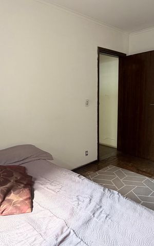 Casa à venda com 242m², 5 quartos e 4 vagas Casa à venda com 242m², 5 quartos e 4 vagasQuarto 4