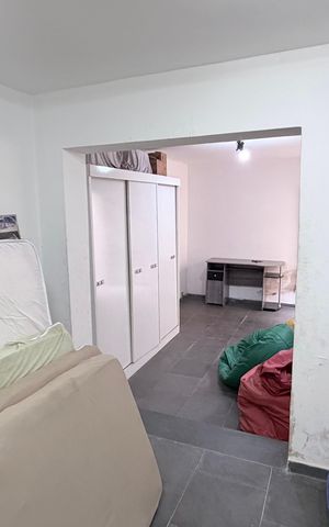 Casa à venda com 242m², 5 quartos e 4 vagas Casa à venda com 242m², 5 quartos e 4 vagasDepósito