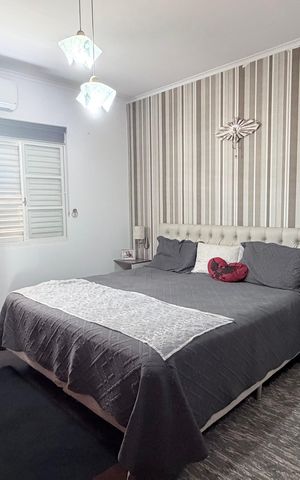Casa à venda com 242m², 5 quartos e 4 vagas Casa à venda com 242m², 5 quartos e 4 vagasSuíte