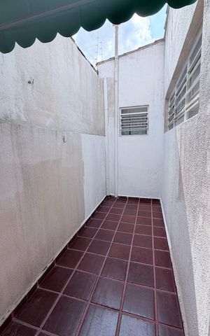 Casa à venda com 242m², 5 quartos e 4 vagas Casa à venda com 242m², 5 quartos e 4 vagasÁrea de Luz