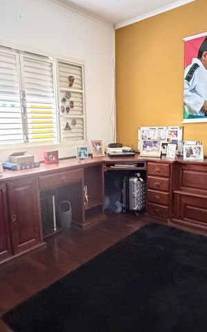 Casa à venda com 242m², 5 quartos e 4 vagas Casa à venda com 242m², 5 quartos e 4 vagasQuarto 3
