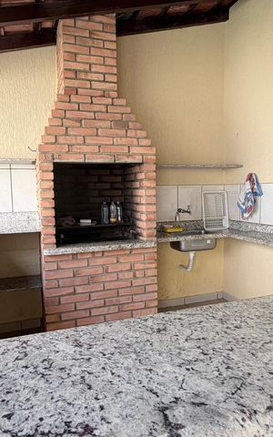 Casa à venda com 242m², 5 quartos e 4 vagas Casa à venda com 242m², 5 quartos e 4 vagasChurrasqueira