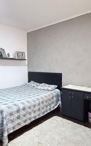 Casa à venda com 242m², 5 quartos e 4 vagas Casa à venda com 242m², 5 quartos e 4 vagasQuarto 2