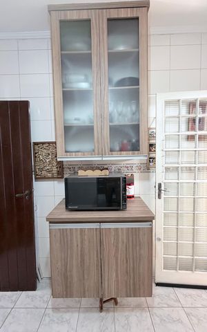Casa à venda com 242m², 5 quartos e 4 vagas Casa à venda com 242m², 5 quartos e 4 vagasCozinha