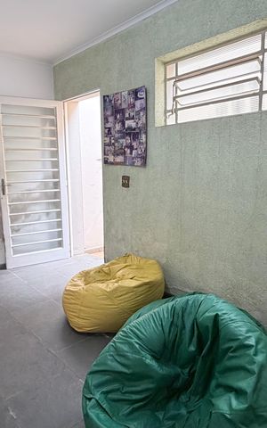 Casa à venda com 242m², 5 quartos e 4 vagas Casa à venda com 242m², 5 quartos e 4 vagasDepósito