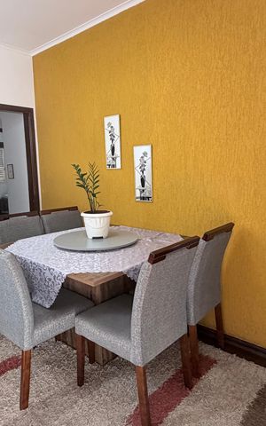Casa à venda com 242m², 5 quartos e 4 vagas Casa à venda com 242m², 5 quartos e 4 vagasSala de Jantar