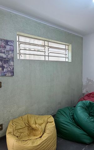 Casa à venda com 242m², 5 quartos e 4 vagas Casa à venda com 242m², 5 quartos e 4 vagasDepósito