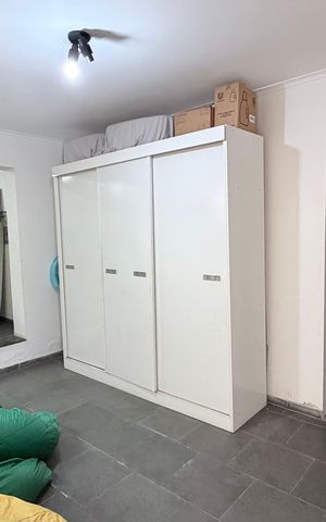 Casa à venda com 242m², 5 quartos e 4 vagas Casa à venda com 242m², 5 quartos e 4 vagasDepósito