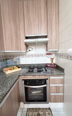 Casa à venda com 242m², 5 quartos e 4 vagas Casa à venda com 242m², 5 quartos e 4 vagasCozinha