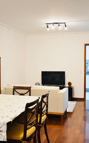 Apartamento à venda com 110m², 3 quartos e 2 vagas Apartamento à venda com 110m², 3 quartos e 2 vagasSala