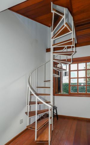 Apartamento à venda com 87m², 1 quarto e 1 vagaEscada