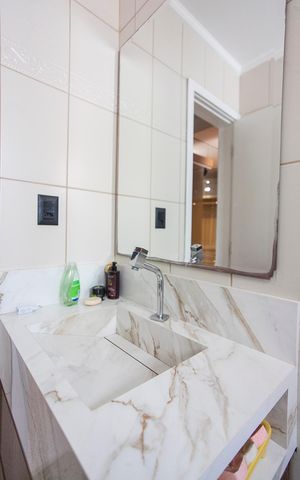 Apartamento para alugar com 189m², 3 quartos e 4 vagas Apartamento para alugar com 189m², 3 quartos e 4 vagasBanheiro da Suite 2