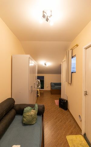 Casa à venda com 170m², 3 quartos e 3 vagas Casa à venda com 170m², 3 quartos e 3 vagasÁrea comum