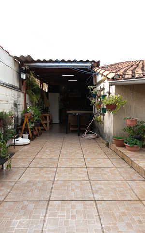 Casa à venda com 160m², 3 quartos e 3 vagas Casa à venda com 160m², 3 quartos e 3 vagasEspaço Gourmet