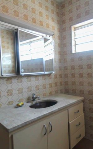 Casa à venda com 300m², 6 quartos e 2 vagasBanheiro da Suíte
