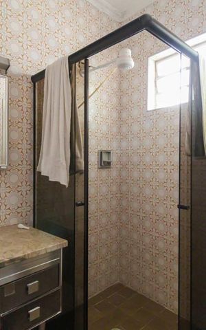 Casa à venda com 300m², 6 quartos e 2 vagasBanheiro 1
